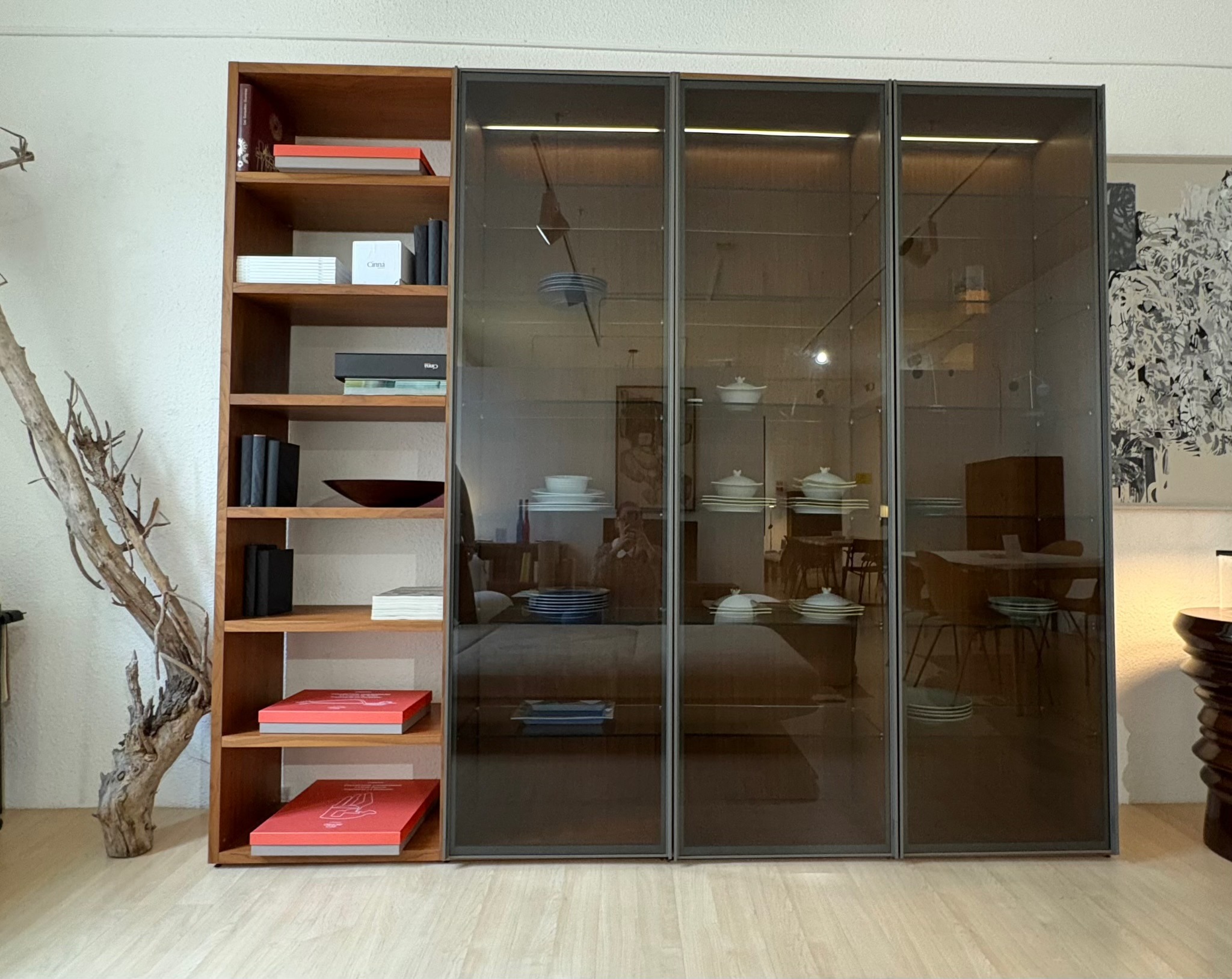 PARI & DISPARI Composition